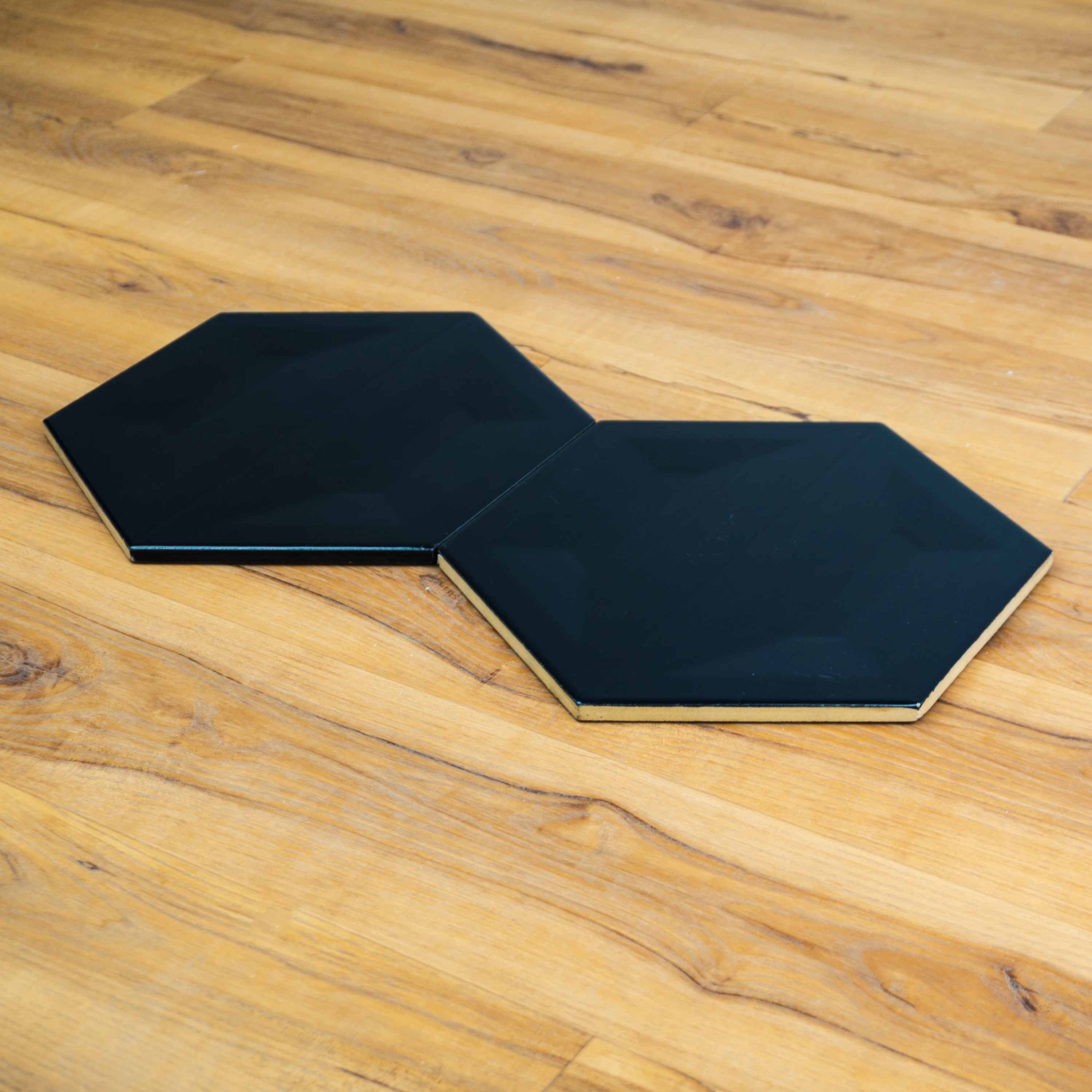 29.4cm x 25.5cm Sky Black Ceramic Tile - Image 4