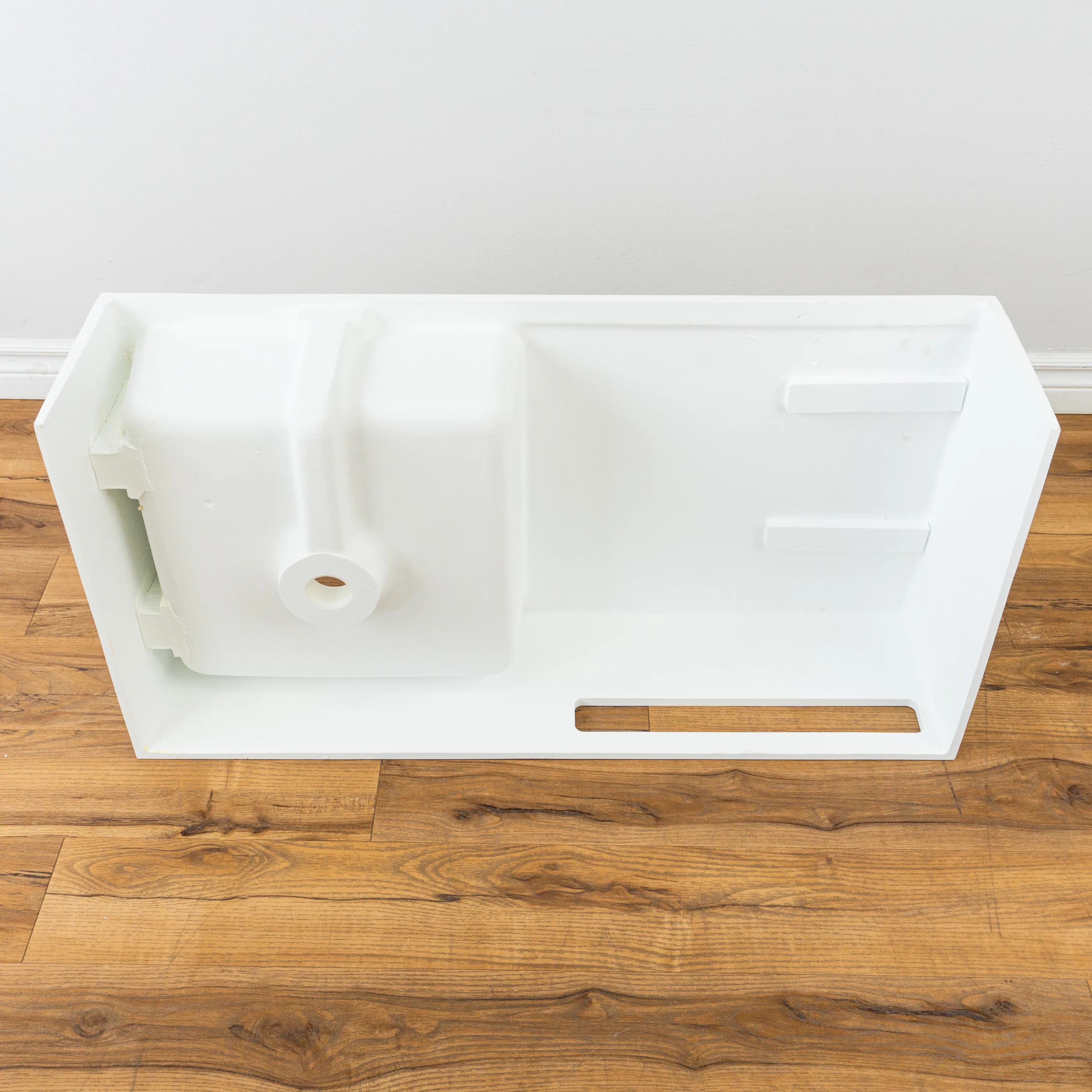 36-inch Porcelain Console Sink in White - Image 5