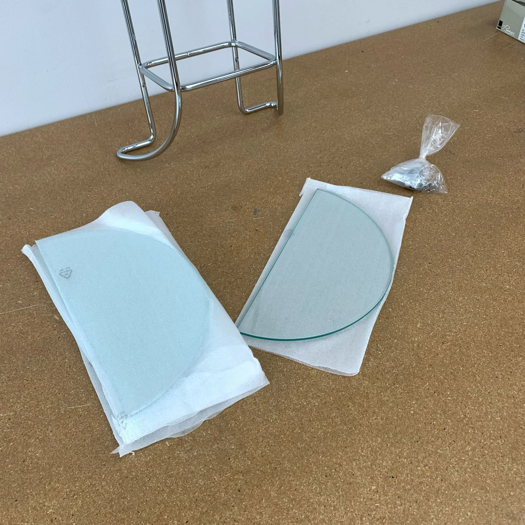 Wall Hung 5-Tier Modular Cabinet/Glass Shelves in Chrome MO38 - Image 3